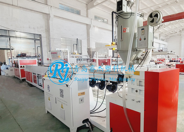 One mold four cavities PVC pipe machine finished